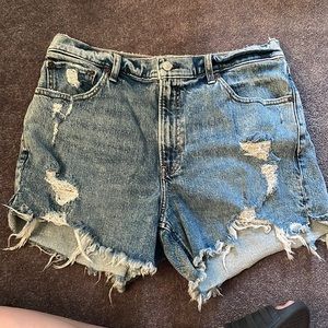 Abercrombie destroyed mom shorts